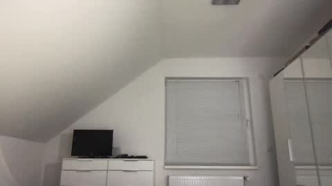 Snapshot of zzz123_cam chatting on February 16, 2025, 3:59 pm zzz123_cam online show from February 16, 2025, 3:59 pm