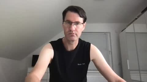 Snapshot of zzz123_cam chatting on October 25, 2025, 3:29 pm zzz123_cam online show from October 25, 2025, 3:29 pm