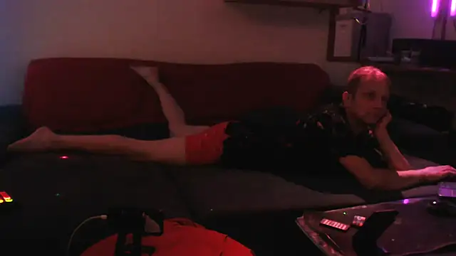 davidgntxxxxx online show from October 7, 2025, 2:47 pm