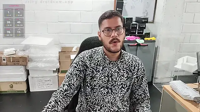 Snapshot of AndyHepburn chatting on September 30, 2025, 3:17 pm AndyHepburn online show from September 30, 2025, 3:17 pm