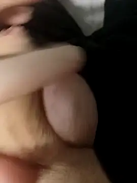 Snapshot of Astroz712 chatting on March 4, 2026, 7:42 pm Astroz712 online show from March 4, 2026, 7:42 pm