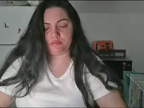 Snapshot of Squirtlady38 chatting on January 2, 2025, 12:55 am Squirtlady38 online show from January 2, 2025, 12:55 am