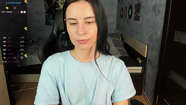 Horny Nikki  online show from December 13, 2024, 6:21 am