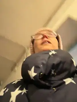 angelmommu online show from February 13, 2025, 12:43 pm