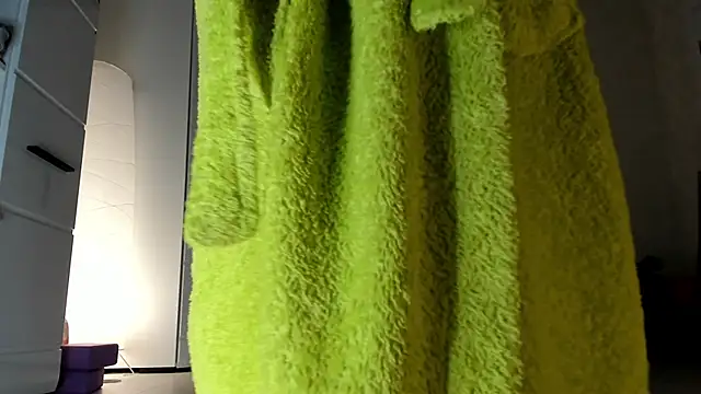 angelmommu online show from March 7, 2025, 7:19 am