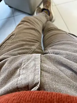 Snapshot of buodiculo chatting on February 17, 2025, 11:23 am buodiculo online show from February 17, 2025, 11:23 am