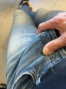 Snapshot of buodiculo chatting on March 3, 2025, 9:44 am buodiculo online show from March 3, 2025, 9:44 am