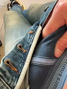 Snapshot of buodiculo chatting on March 17, 2025, 4:43 pm buodiculo online show from March 17, 2025, 4:43 pm