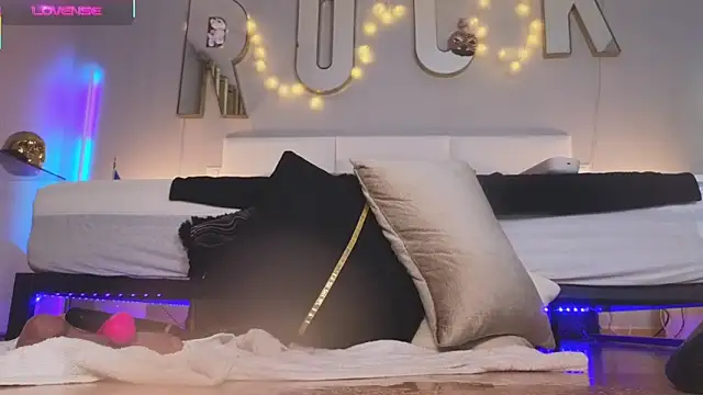 Helena Karel online show from January 15, 2025, 8:48 pm