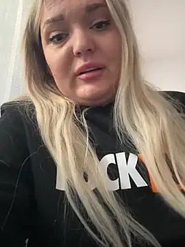 Snapshot of MissyMartinez chatting on December 13, 2024, 11:45 am MissyMartinez online show from December 13, 2024, 11:45 am