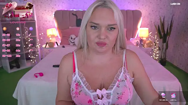 Snapshot of MissyMartinez chatting on October 22, 2025, 2:28 pm MissyMartinez online show from October 22, 2025, 2:28 pm