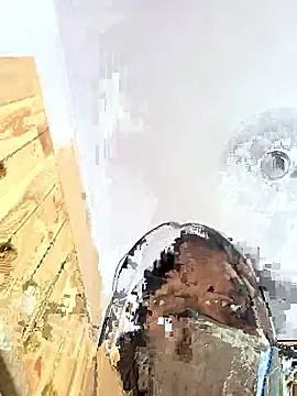 MOM-SUN-COUPLE online show from March 30, 2026, 3:13 pm