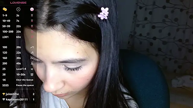 mia  lopez  online show from December 18, 2024, 2:53 am