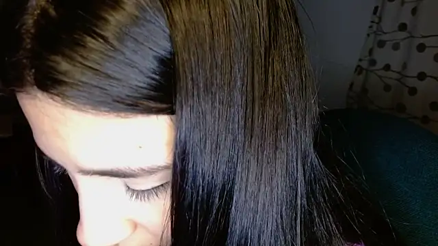 mia  lopez  online show from January 3, 2025, 11:44 pm