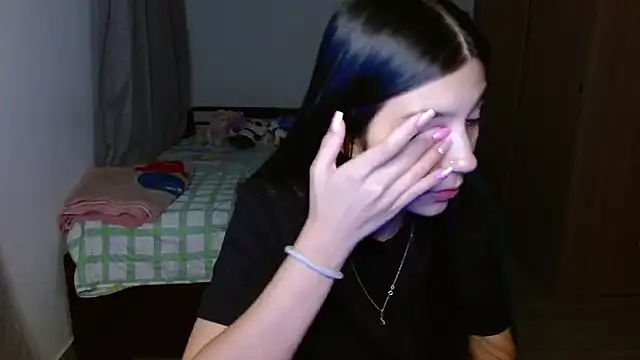 mia  lopez  online show from September 24, 2025, 2:15 am