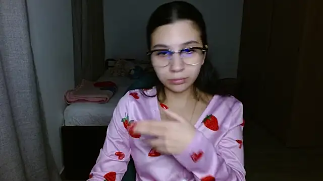 mia  lopez  online show from November 26, 2025, 2:34 am