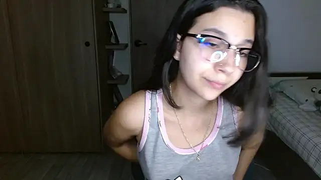 mia  lopez  online show from April 3, 2026, 4:21 am