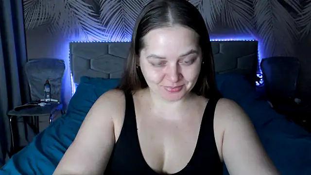 uliastar online show from November 24, 2025, 7:08 am