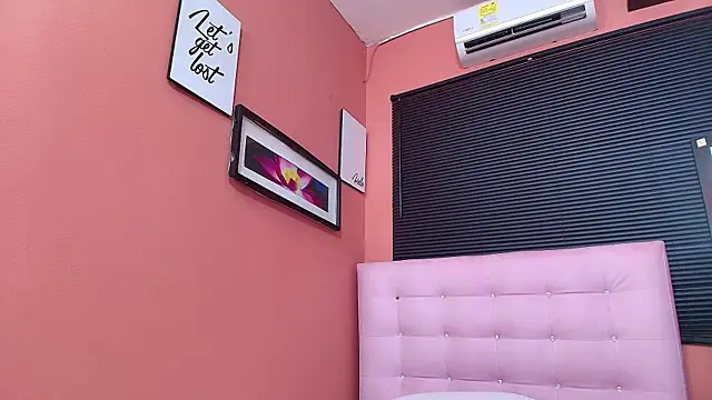 Snapshot of kinkylittlegirll chatting on December 12, 2024, 5:37 pm kinkylittlegirll online show from December 12, 2024, 5:37 pm