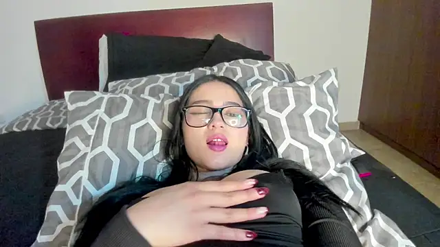 Hott Hanna online show from October 18, 2025, 6:48 am