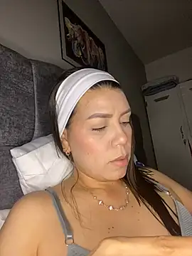 martina contreras online show from April 7, 2026, 4:02 am