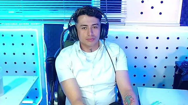 Darko0717 online show from November 13, 2025, 1:54 pm