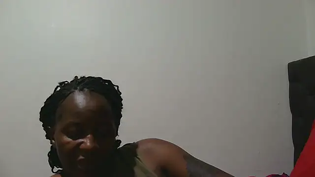 sluttylaura21 online show from September 28, 2025, 6:24 pm