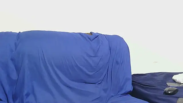 sluttylaura21 online show from March 15, 2026, 4:51 am