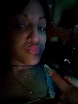 Snapshot of estefyzapata chatting on January 6, 2026, 3:10 am estefyzapata online show from January 6, 2026, 3:10 am