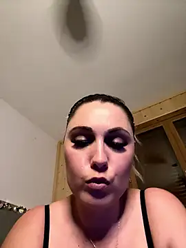 Leanymphoo online show from February 24, 2025, 9:31 pm