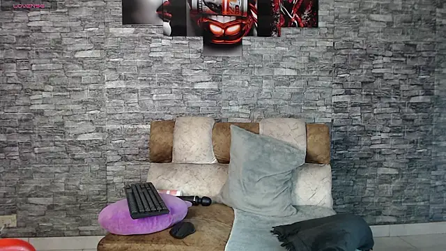 Danna Paolaa  online show from February 6, 2026, 5:12 am