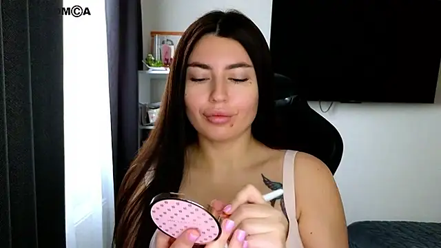 gracedorce online show from April 19, 2026, 1:27 am