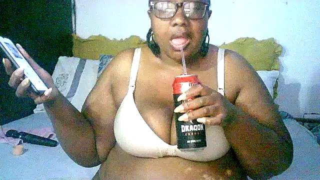 YELLOW BONE online show from October 31, 2025, 8:59 am