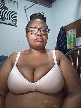Snapshot of YELLOW_BONE chatting on May 24, 2026, 9:31 pm YELLOW BONE online show from May 24, 2026, 9:31 pm