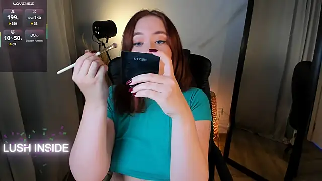 Pretty Alison online show from November 5, 2025, 2:17 pm