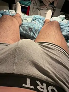 spritzerboy23 online show from April 19, 2026, 3:39 am