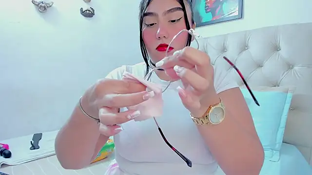 NayaWayne online show from March 5, 2025, 2:34 pm