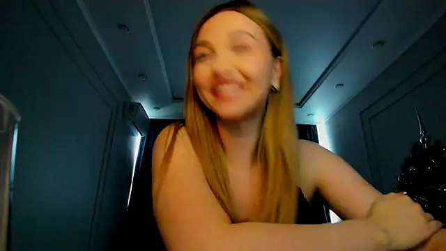 Snapshot of GracefulLook chatting on December 24, 2024, 9:50 am GracefulLook online show from December 24, 2024, 9:50 am