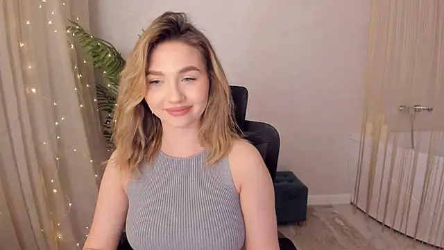 Snapshot of GracefulLook chatting on January 18, 2025, 10:49 pm GracefulLook online show from January 18, 2025, 10:49 pm