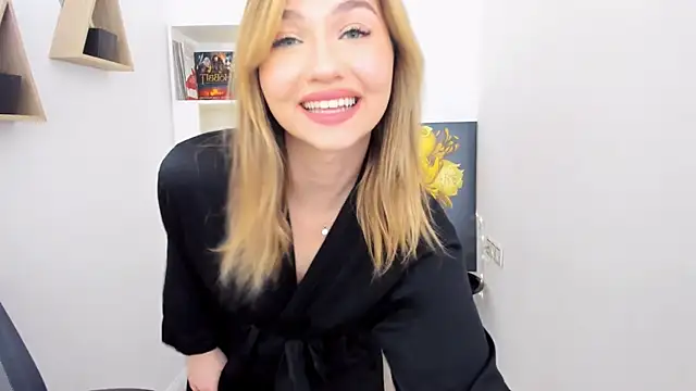 Snapshot of GracefulLook chatting on January 24, 2025, 5:32 pm GracefulLook online show from January 24, 2025, 5:32 pm