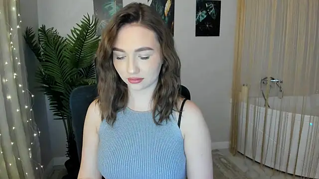 Snapshot of GracefulLook chatting on February 8, 2025, 6:44 pm GracefulLook online show from February 8, 2025, 6:44 pm