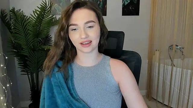 Snapshot of GracefulLook chatting on February 9, 2025, 12:49 am GracefulLook online show from February 9, 2025, 12:49 am