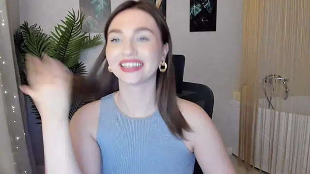 Snapshot of GracefulLook chatting on February 10, 2025, 4:36 pm GracefulLook online show from February 10, 2025, 4:36 pm