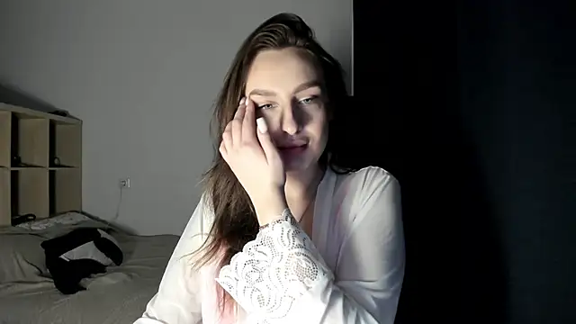 Snapshot of Ella___Bell chatting on February 11, 2025, 6:30 am Ella   Bell online show from February 11, 2025, 6:30 am