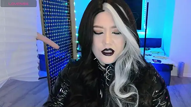 Snapshot of wickedxqueen chatting on March 8, 2026, 10:13 pm wickedxqueen online show from March 8, 2026, 10:13 pm