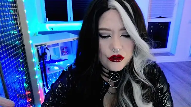 Snapshot of wickedxqueen chatting on March 22, 2026, 9:29 pm wickedxqueen online show from March 22, 2026, 9:29 pm