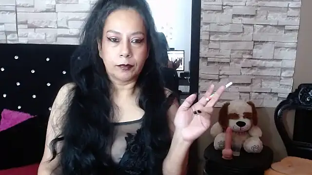 Snapshot of MarianaNight02 chatting on November 14, 2025, 6:23 am MarianaNight02 online show from November 14, 2025, 6:23 am