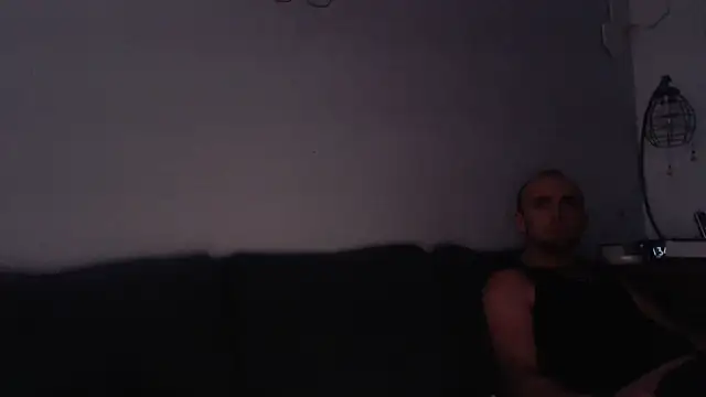 Snapshot of Fr4nk1eFFuxxx chatting on February 8, 2025, 4:36 am Fr4nk1eFFuxxx online show from February 8, 2025, 4:36 am