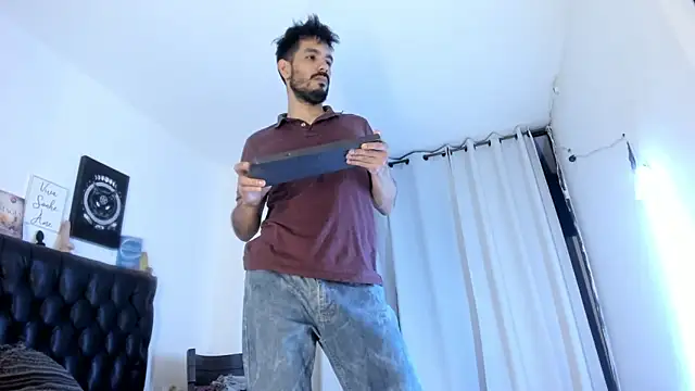 Snapshot of JohanyLatino chatting on January 16, 2025, 11:48 pm JohanyLatino online show from January 16, 2025, 11:48 pm