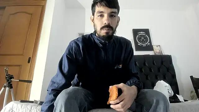 Snapshot of JohanyLatino chatting on January 26, 2025, 5:55 pm JohanyLatino online show from January 26, 2025, 5:55 pm